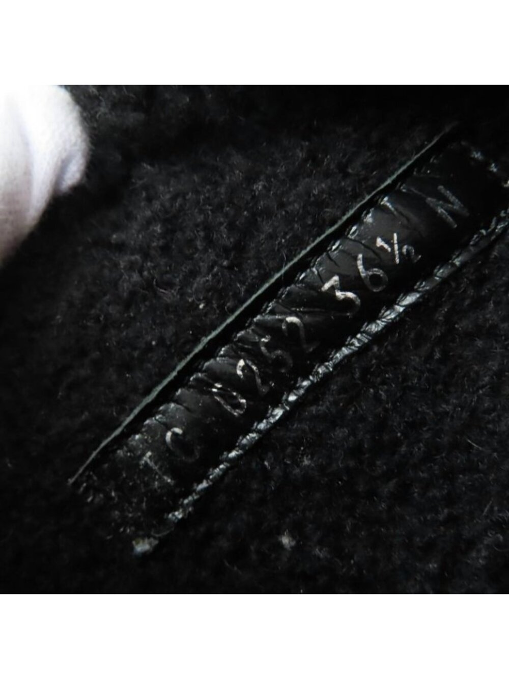 Louis Vuitton Snowdrop Boot Black - Picture 9 of 12